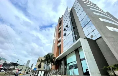 Sala comercial a venda com 44 m², 1 banheiro e vagas por r$ 280 mil!