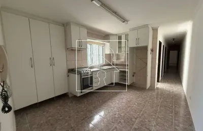 Casa térrea com 115m², 3 dormitórios e 2 vagas de garagem