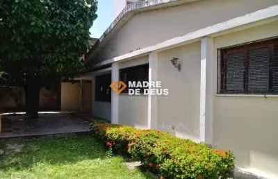 Casa com 4 quartos à venda na rua padre leopoldo fernandes, 211, fátima, fortaleza por r$ 1.790.000
