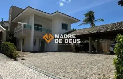 Casa em condomínio fechado com 4 quartos à venda na rua santa cecília, 1211, pires façanha, eusébio por r$ 1.750.000