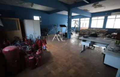 Sala comercial, extremamente ampla, no engenho novo