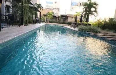 Apartamento 3 quartos, sendo uma suíte, em piso laminado, andar alto, de frente ao norte shopping, em condomínio com total infraestrutura