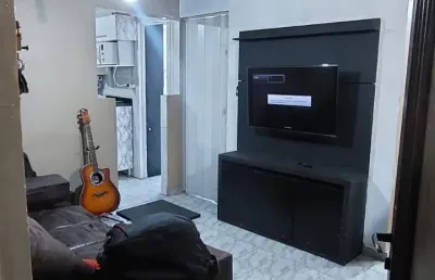 Apartamento com 2 dormitórios e vaga de garagem na cohab