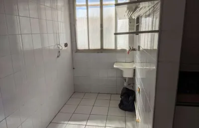 Apartamento no centro de diadema, com dois dormitórios, uma vaga de garagem , armários na cozinha