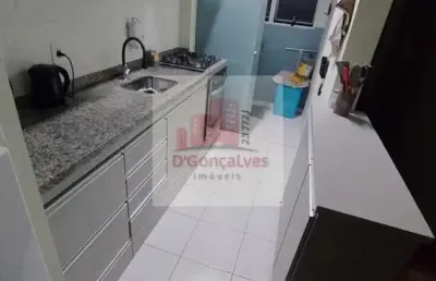 Lindo apartamento, com dois dormitórios, uma vaga de garagem. armários planejados total. sol da manhã