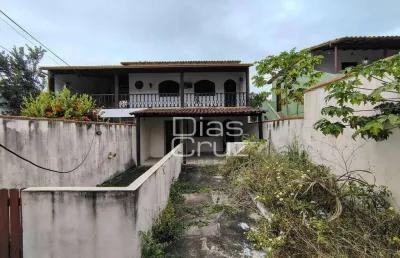 Casa no costazul em rio das ostras com 2 quartos, muito bem localizada!