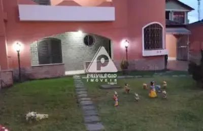 Casa residencial, em lugar bucólico de jacarepaguá.