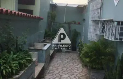 Casa vila 1 quatro terraco varanda bem localizada penha