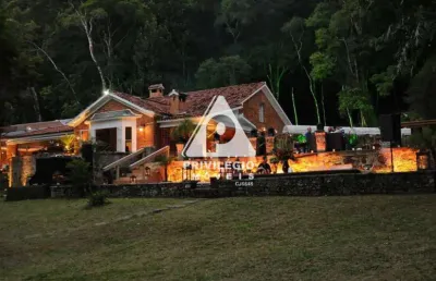 Casa alto da boa vista 4 quartos, espaço gourmet, lareira, piscina, pátio com cachoeira tijuca rio de janeiro mansão