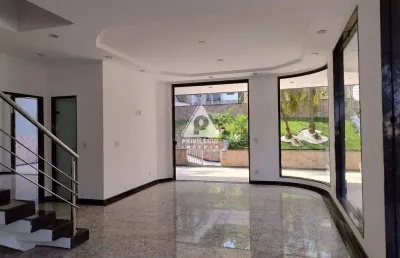 Casa triplex em condomínio, 3 suítes, piscina, área gourmet, infra-estrutura total, vaga 4 carros freguesia