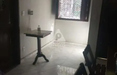 Imóvel de 120m² com 2 quartos e dependência completa, recém reformado