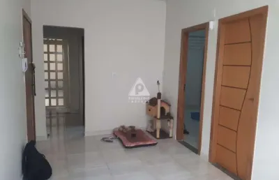 Imóvel de 120m² com 3 quartos sendo uma suíte e dependência completa
