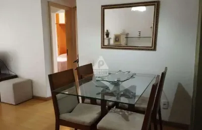 Apartamento 2 quartos, suíte, com armários, varandão, cozinha com armários, vaga escriturada