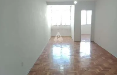 Excelente apartamento: sala ampla, 3 quartos, com dce completa, 2 banheiros, 01 vaga na garagem.