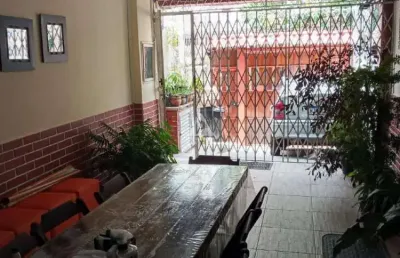 Casa de rua à venda 3 andares e terraço, 3 quartos com 3 suites