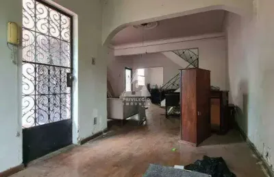 Casa comercial duplex de frente de rua com 5 quartos, 3 salas e garagem