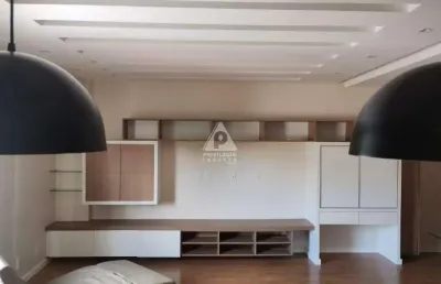 Lindo apartamento mobiliado à venda de 2 quartos muito próximo da praça varnhagem, shopping tijuca e metrô