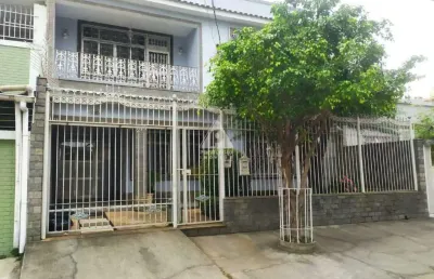 Casa duplex com piscina e 4 quartos na vila da penha