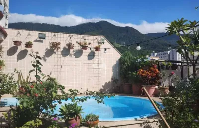 Excelente cobertura duplex à venda, com piscina, em rua nobre ao lado do metrô