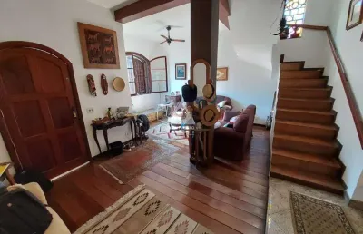 Casa de vila duplex, 3 quartos, escritório, 2 banheiros sociais, dce, canil, 4 vagas, 292m², andaraí - rj.