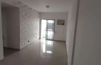 Apartamento na tijuca com quarto, sala e dependência completa