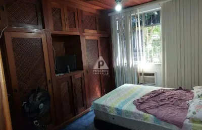 Casa de rua, 3 pavimentos, com 3 quartos, 1 suite, 194m², a 400m do metrô afonso pena.
