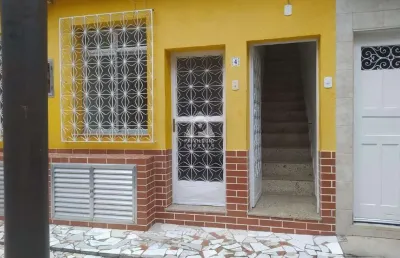Apartamento de 3 quartos tipo casa de vila , proximo a praça sens pena, metrô e comercio local