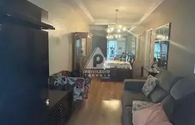 Apartamento na tijuca com 2 quartos, 1 vaga, total infra