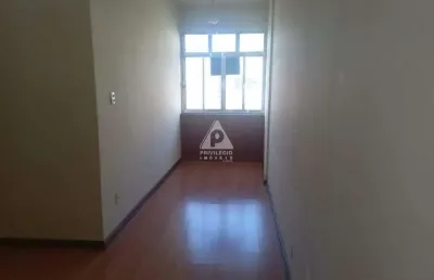 Amplo apartamento na tijuca – rua uruguai – último andar com vista livre