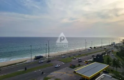 Vists lateral direita frente praia , entre posto 7 e 8 ,barra da tijuca. apart hotel com serviço de hotelaria. 1 quarto ,banheiro,sala em dois ambient