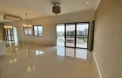 Cobertura no portal do parque: 323m² com lazer e segurança!