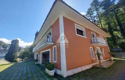 Casa de rua à venda, 4 quartos, 4 suítes, 5 vagas, quitandinha - petrópolis/rj
