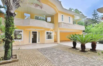 Novo leblon: magnífica triplex 5 suítes, lazer total e piscina!