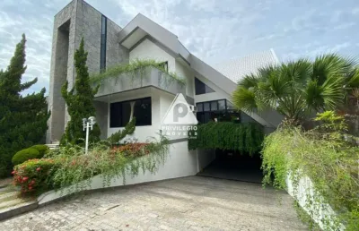 Casa 4 quartos, 4 suítes, 4 vagas e 6 banheiros na barra da tijuca novo leblon