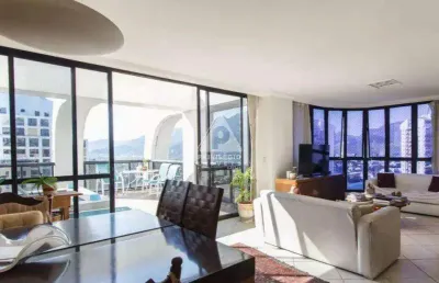 Cobertura duplex com 235m², piscina e lazer completo no mediterrâneo!