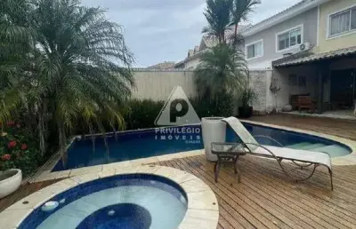 Casa duplex 4 quartos, 2 suítes condomínio portofino - recreio dos bandeirantes/rj