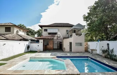 Espaçosa casa em condomínio com piscina e área de lazer na avenida senador danton jobim