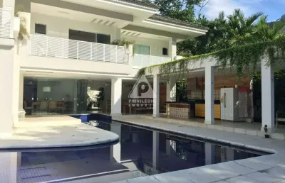Casa com 850m² integrada a natureza, 5 suítes, escritório, reserva itanhnagá barra da tijuca - rj
