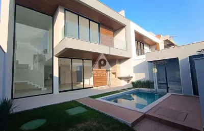 Casa triplex, condomínio villa blanca- recreio dos bandeirantes 4 suítes, piscina, sauna, área gourmet com churrasqueira.