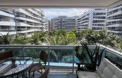 Vende-se: apartamento de 2 quartos no condomínio onda carioca