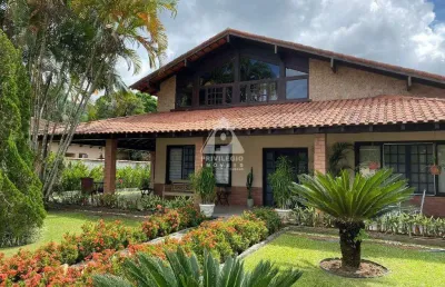 Casa linear de 700m2 com 5 quartos sendo 2 suítes em vargem grande