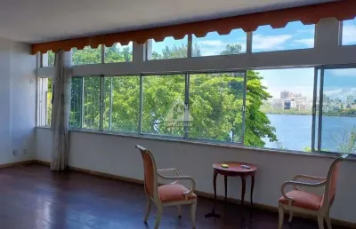 Apartamento com 200m² planta original, 4 quartos com vista incrível da lagoa, morro dois irmãos e pedra da gávea, sol da tarde.