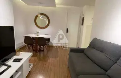 Apartamento mobiliado 2 quartos,1 vaga, condomínio minha praia