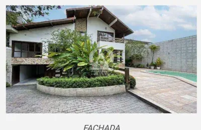 Casa de luxo com 7 quartos, sendo 5 suítes, piscina, sauna, área gourmet em condomínio fechado na barra da tijuca
