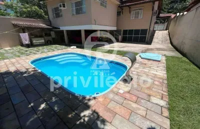 Casa linear com 4 quartos 4 suítes 3 vagas recreio dos bandeirantes
