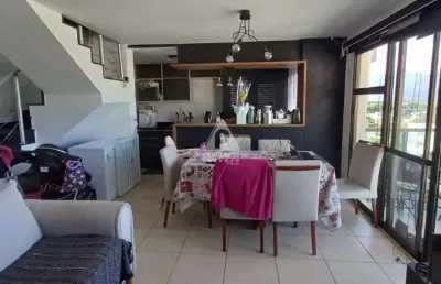 Cobertura duplex exclusiva no pontal oceânico: viva com conforto, lazer e praia!