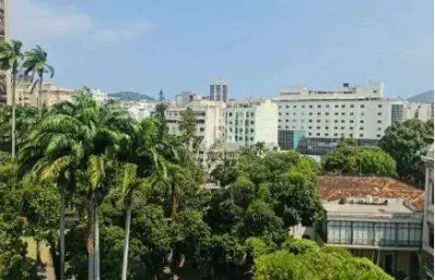 Apartamento de dois quartos no flamengo com vista para os jardins do palácio do catete disponível para venda na privilégio imóveis