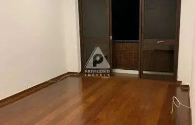 Sala quarto com varanda e com dependência completa e com infraestrutura completa e vaga na escritura no humaitá