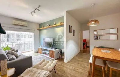 Apartamento 2 quartos com vaga e varanda, reformado!