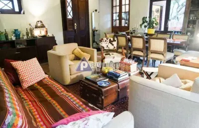 Casa à venda na lagoa, 4 quartos (sendo 1 suíte), área externa, 3 vagas